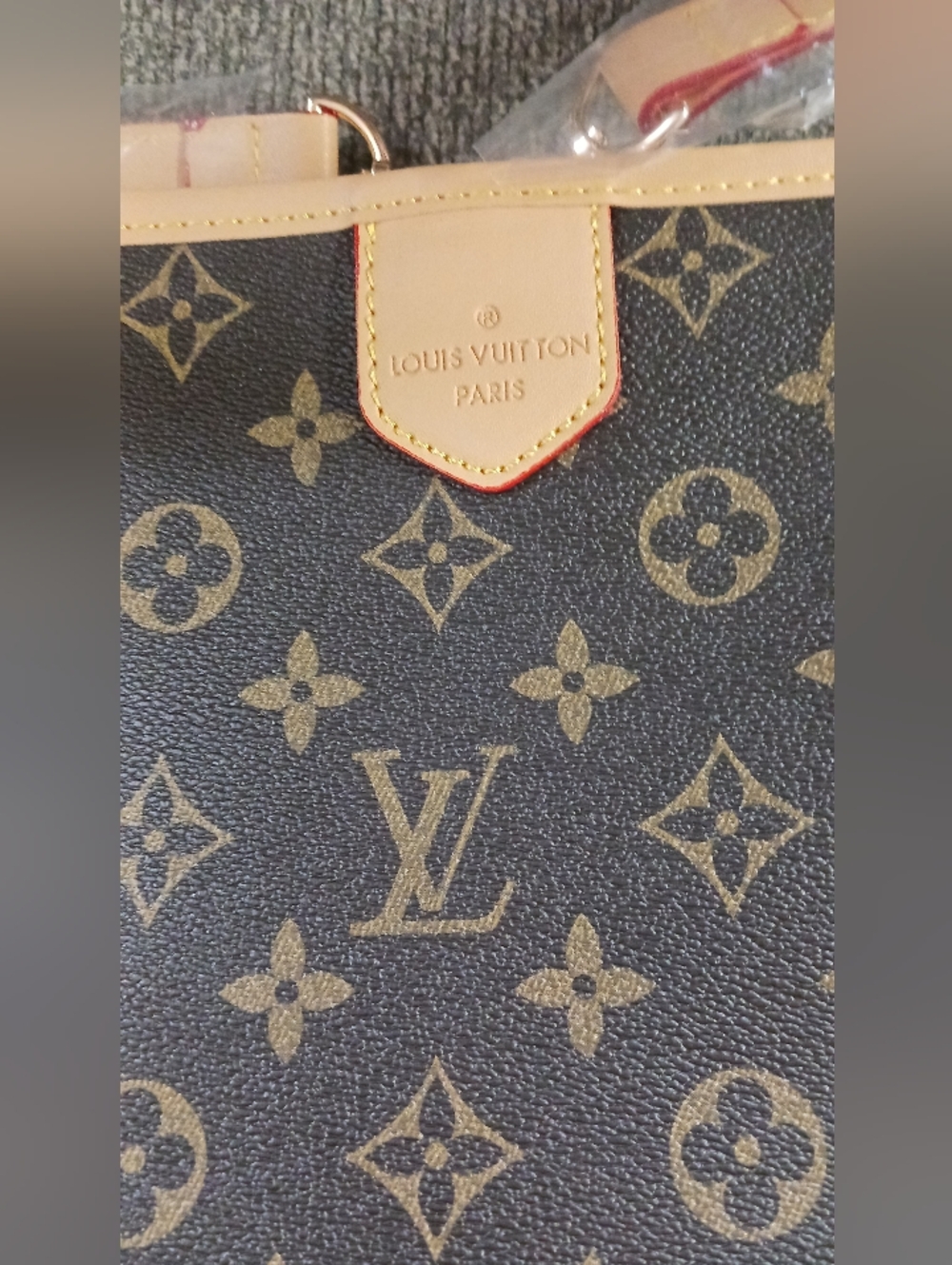 Designer Purse Lv - Picture 2 of 5